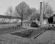 855118 Gezicht op het Monument voor Zuilense Gevallenen, ter nagedachtenis aan de slachtoffers van de oorlog 1940-1945, ...